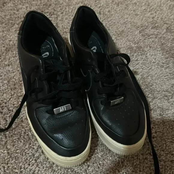 Black Leather Nike AF1 Sage Low - Picture 3 of 9